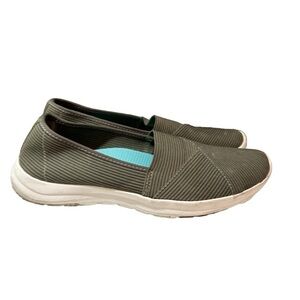 LL Bean Back Cove Slip On Sneaker Women’s Shoes Size 9 Medium Green